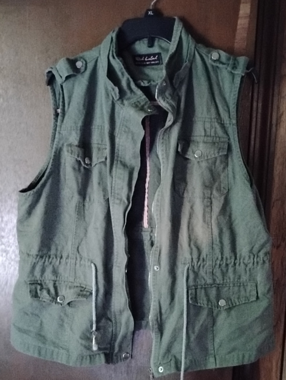 Sleeveless Utility Vest in Olive Green